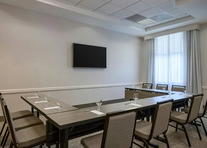 By Marriott Universities At The Capitol 3* Tallahassee