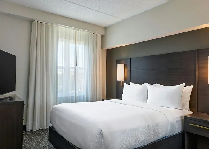 Hotel By Marriott Universities At The Capitol