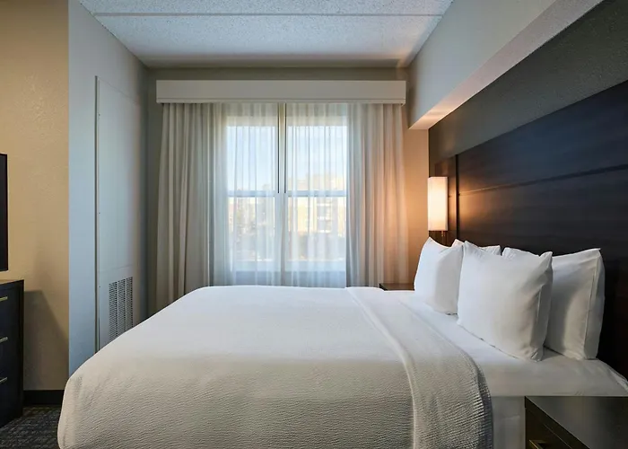 By Marriott Universities At The Capitol Hotel 3*
