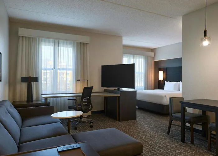 By Marriott Universities At The Capitol Hotel 3*