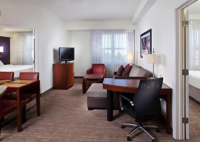 Hotel By Marriott Universities At The Capitol