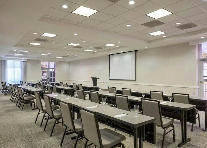 By Marriott Universities At The Capitol 3* Tallahassee