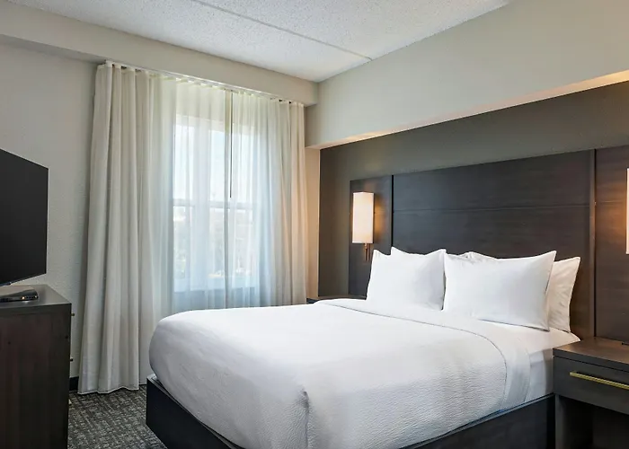 Hotel By Marriott Universities At The Capitol