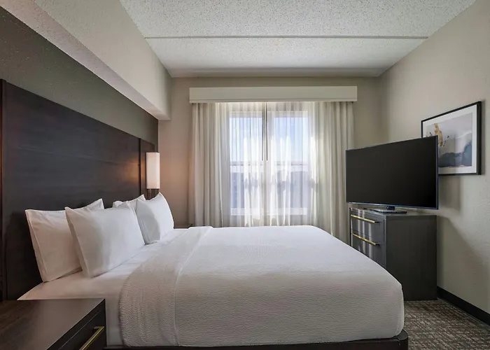 By Marriott Universities At The Capitol Hotel 3*