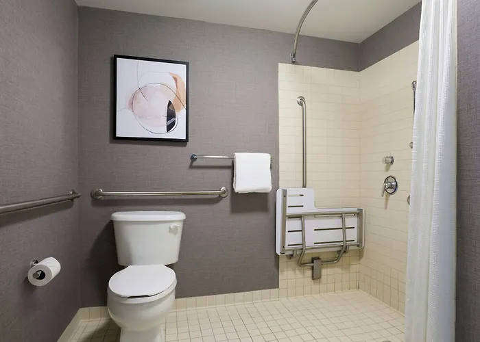 Hotel By Marriott Universities At The Capitol 3*