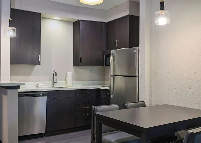 By Marriott Universities At The Capitol 3* Tallahassee