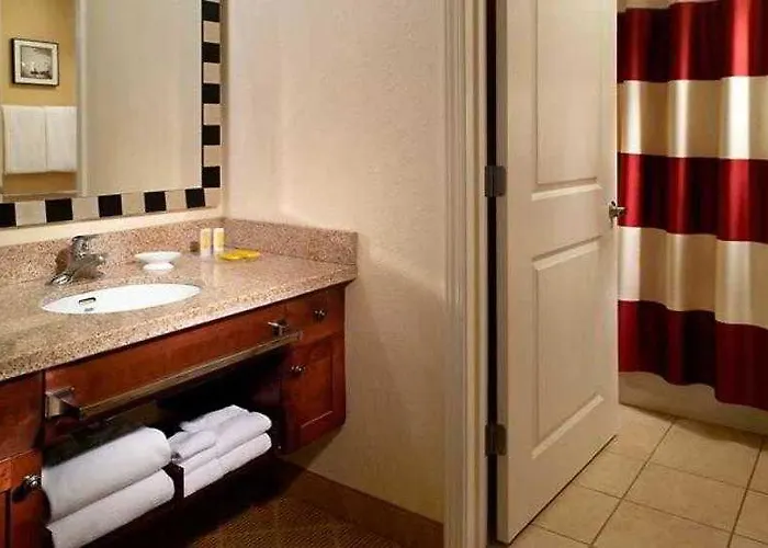 Hotel By Marriott Universities At The Capitol 3*